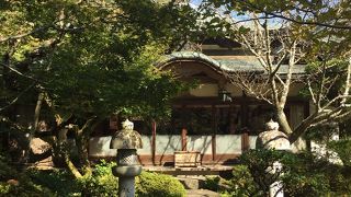 お寺の中にいろいろな見どころがあります