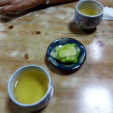 お茶とサービスの漬物