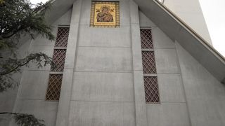 「若宮大路」沿いにあります