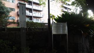 代官山から中目黒方面へ続く坂道のところ