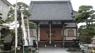 柴又七福神の一つがあります