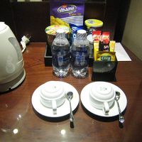 ティーセット・水は毎日無料で頂けます。