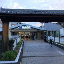 草津駅東口。