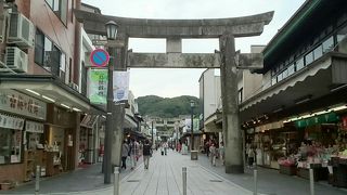 一番人気は「梅が枝餅」天満宮への参道