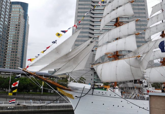 総帆展帆と満船飾