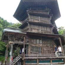 直ぐ近くにはさざえ堂