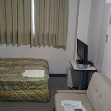 ベッドとソファー