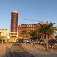 右側が現在・左側が増築工事