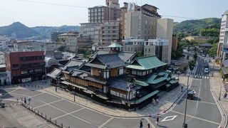 道後温泉本館の全体を見るならここから