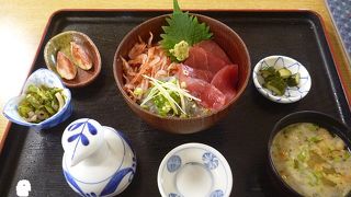 由比名物、桜エビのどんぶりを食す