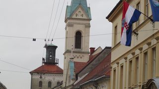 バスターミナルからイェラチッチ広場へ