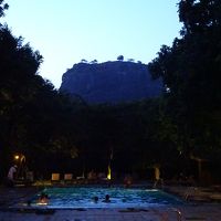 シギリヤロックが目の前で飽きるほど見ていられます