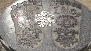 市街地から離れているので静かです。