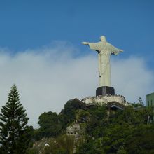 この場所からキリスト像まではまだ30分程度かかります。