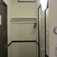 入り口にあるハンガーフック