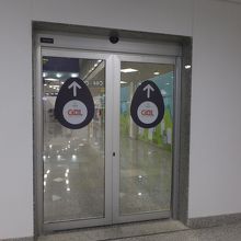 ゴル航空ラウンジ入口