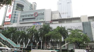 スケートリンクが特徴的