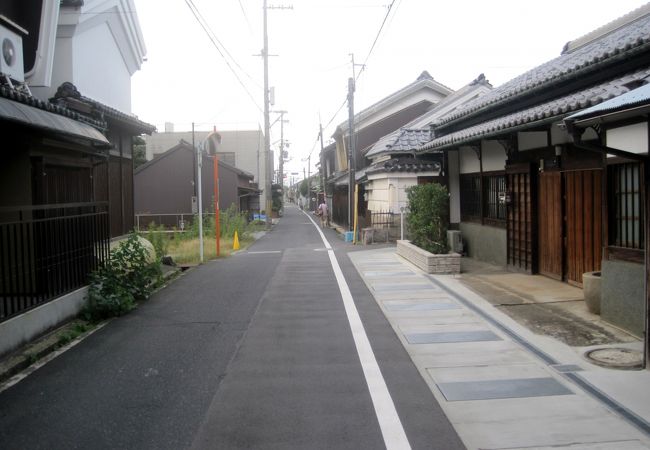国道１６５号線沿いの桜井市街地の細い道が昔の初瀬街道ではないか？