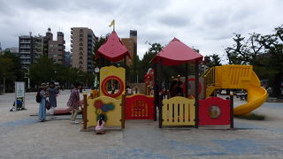 都会の公共な遊び場