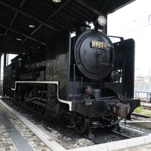 正面のところの蒸気機関車