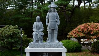 留守を守った小松姫　真田信行小松姫に供える六文銭　河岸段丘を利用した沼田城