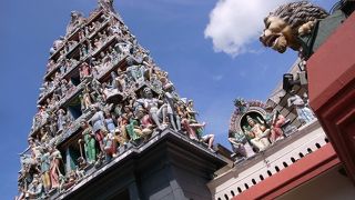 色鮮やかな寺院