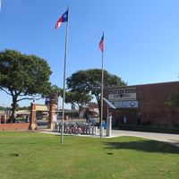 ホテルの正面玄関前の広場