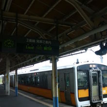 乗客は少なめでした。