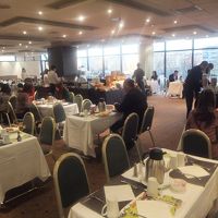 朝食会場。さすがはパリ。オシャレです