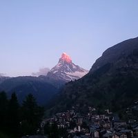 朝焼けのマッターホルン