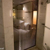 シャワーブースからベッドルームが見えますｗ