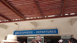 カウンターに長蛇の列