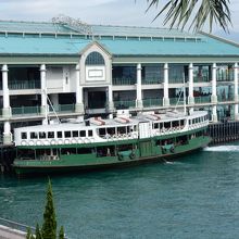 スターフェリーとターミナル