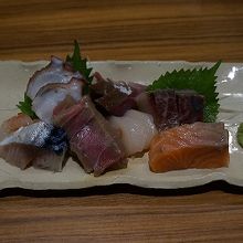 お勧めの刺身の盛り合わせをいただきました