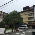 鴨川沿いです。