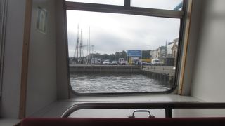 チケット売り場は乗り場のすぐ横にありクレジットカードも使えました