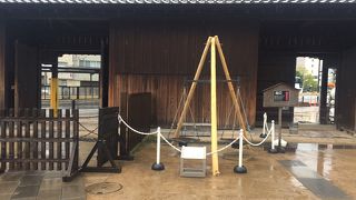 出島駅側の入口