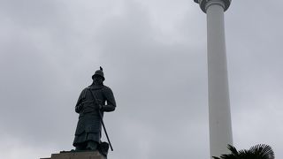 ナンポドンからすぐの高台の公園