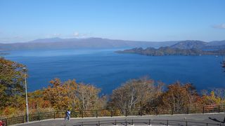 十和田湖を眺めるには発荷峠展望台からがサイコーです。