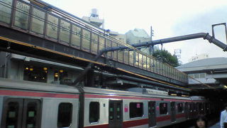 本数が多く、副都心線との直通も便利