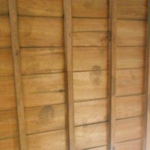 天井にバレーボールの跡が！