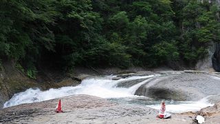 吹割の滝下流域にある迫力の滝