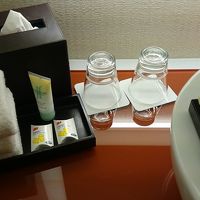 洗面台の上のアメニティー