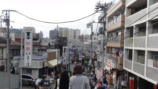 日曜は活気ありますね