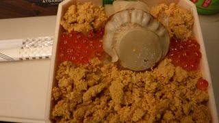 旅行の〆は列車の中で駅弁でしょ