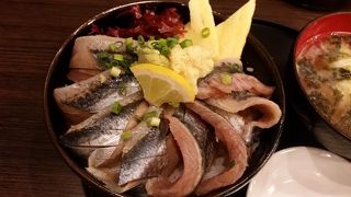 秋限定の秋さんま丼頂きました。
