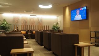 大きなラウンジ