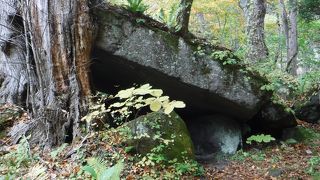 石ヶ戸バス停からの最初の観光スポット