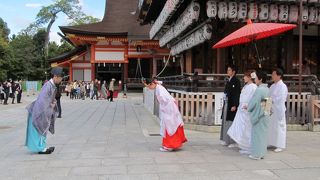 祇園に来たら先ず八坂神社へ。