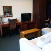 奥入瀬のはずれ，静かなところにあります。９階建てビル。部屋は広め。浴衣で食事ができます。